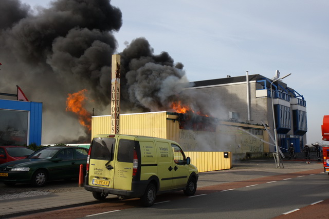 2009/73/2009-03-17 Zeer grote brand Zwanenburgerdijk Zwanenburg 00.jpg